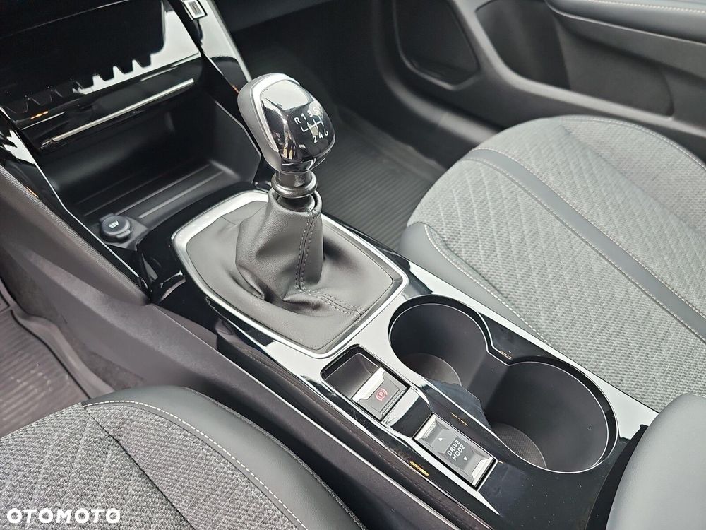 Peugeot 208 - 22