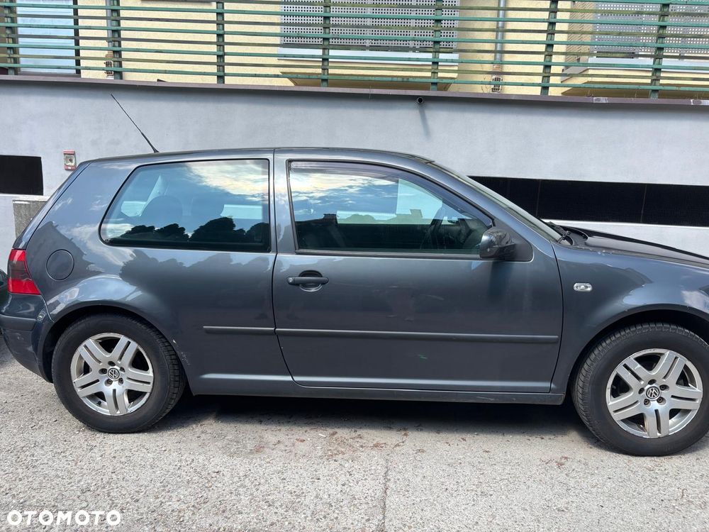 Volkswagen Golf 1.6 Comfortline - 6