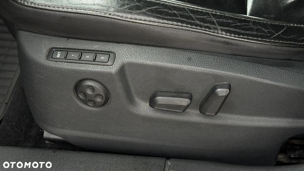 Skoda Superb 2.0 TDI Elegance DSG - 24