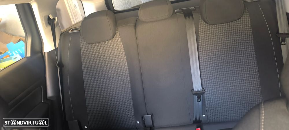 Peugeot 308 SW - 12