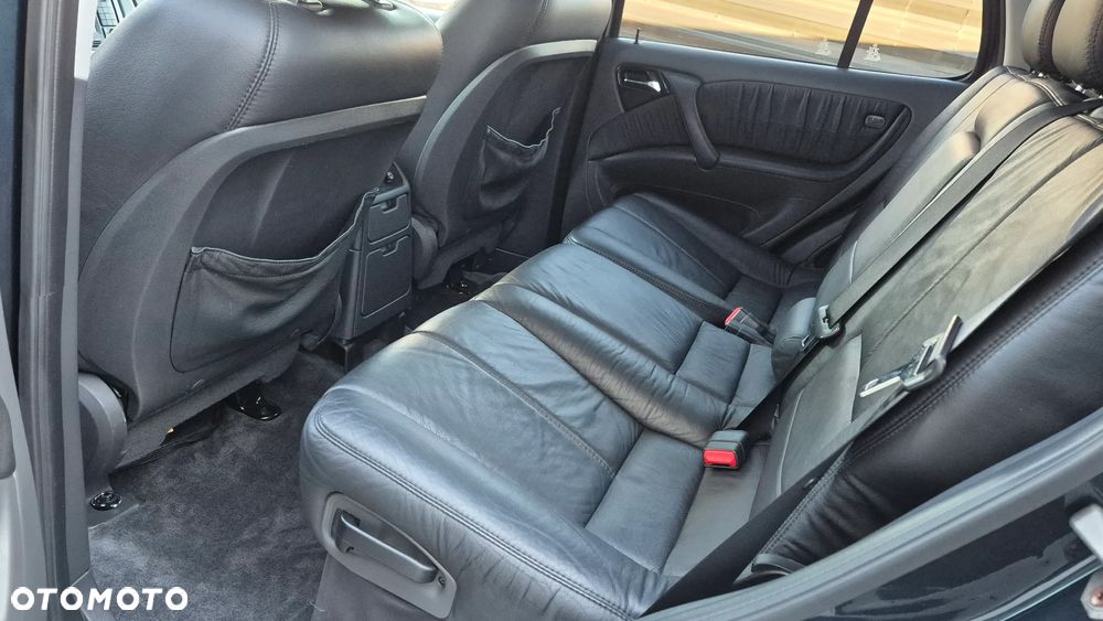 Mercedes-Benz ML - 26