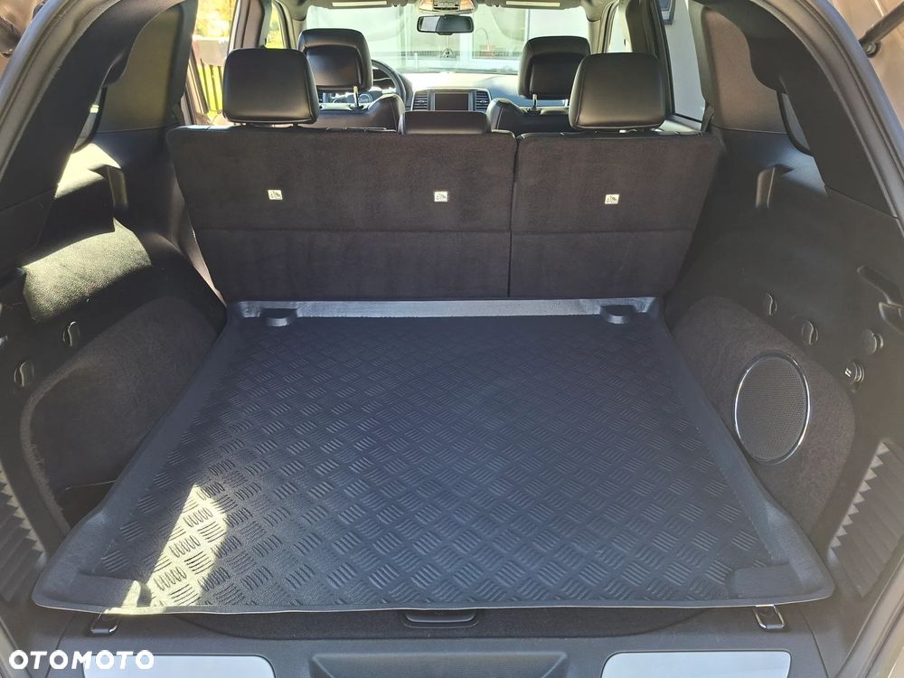Jeep Grand Cherokee - 11