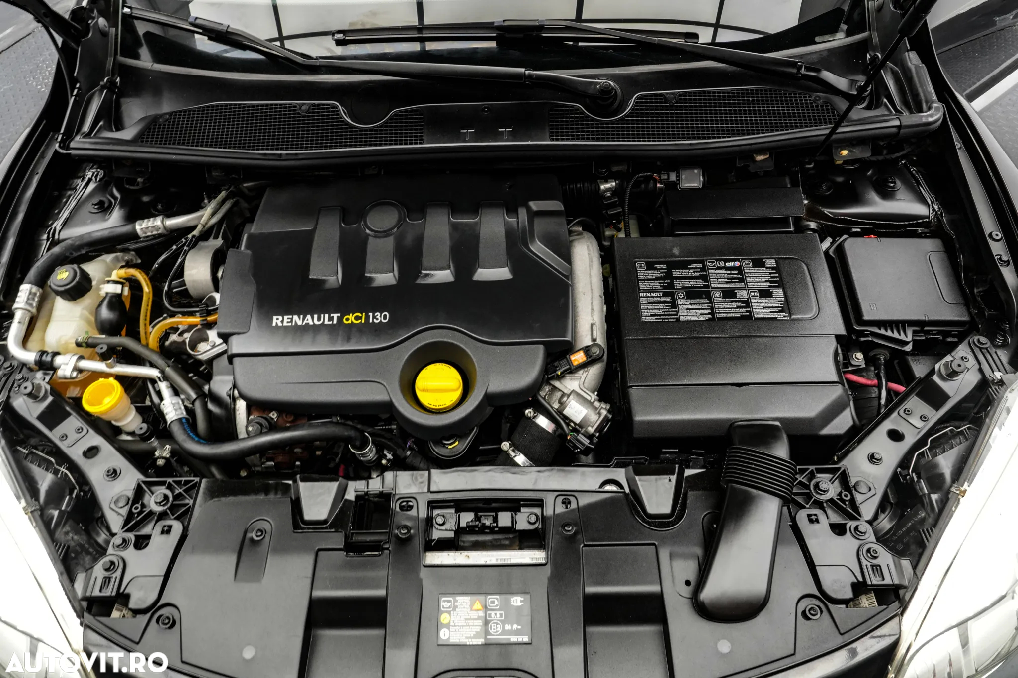 Renault Megane III Coupe 1.9 dCi GT Line - 21