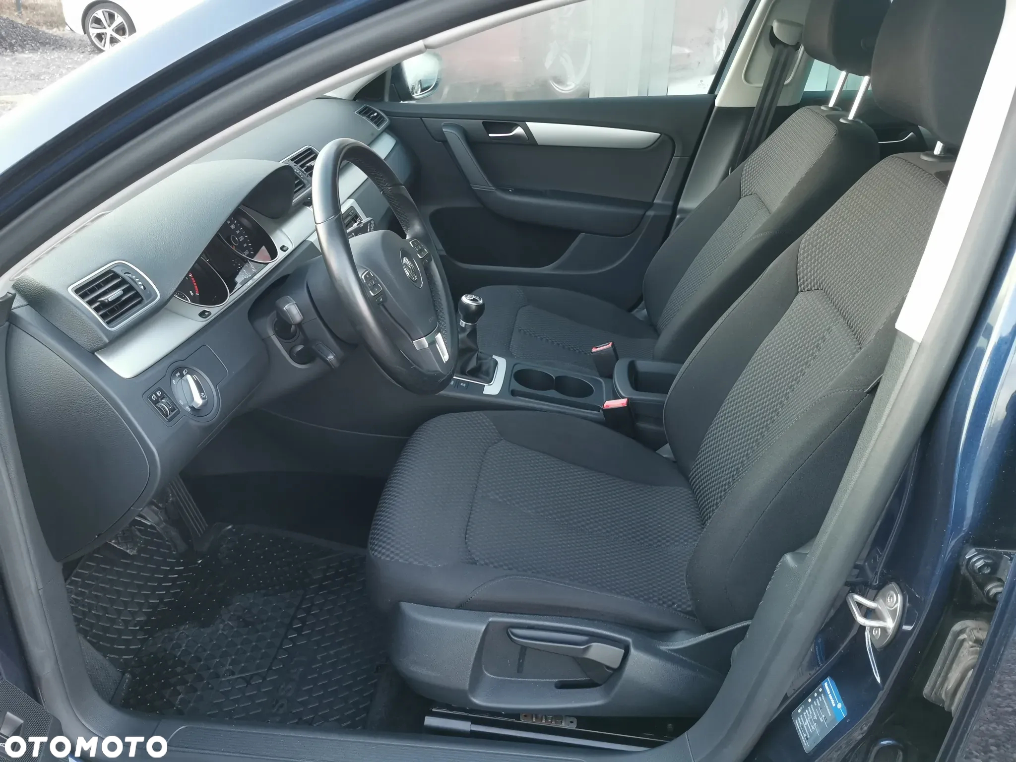 Volkswagen Passat - 19
