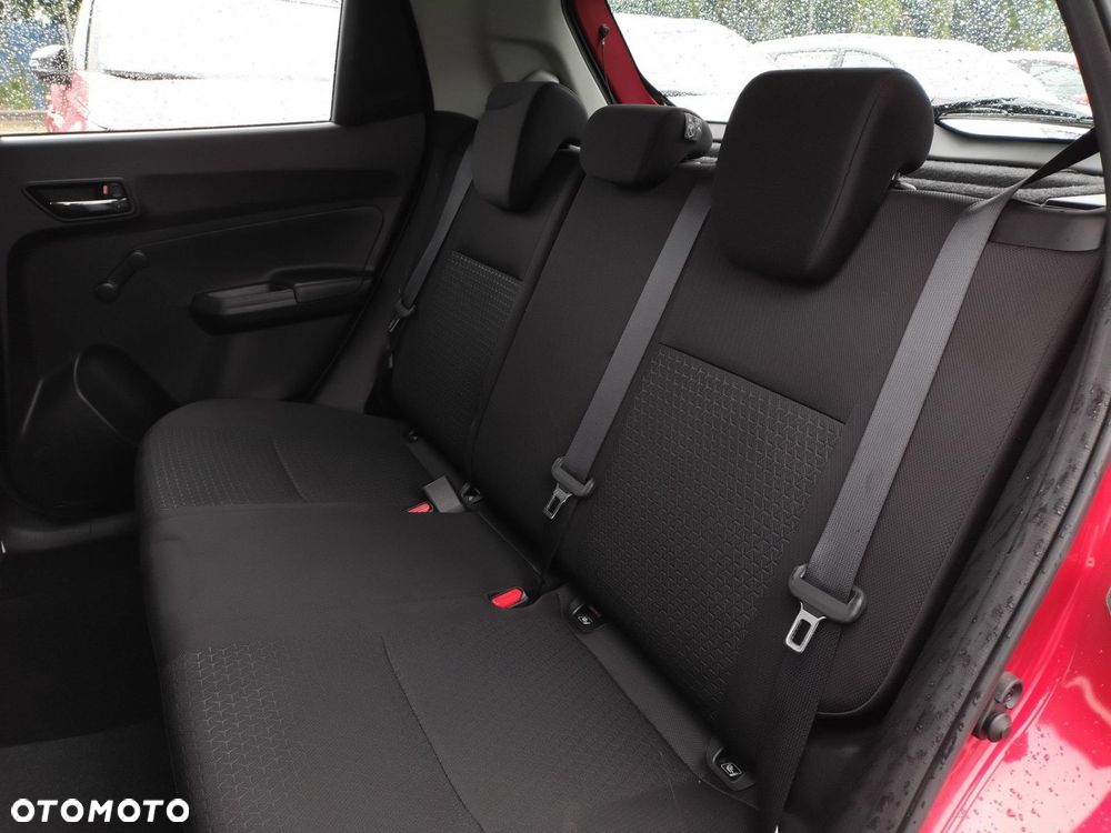 Suzuki Swift 1.2 Dualjet SHVS Premium CVT - 24