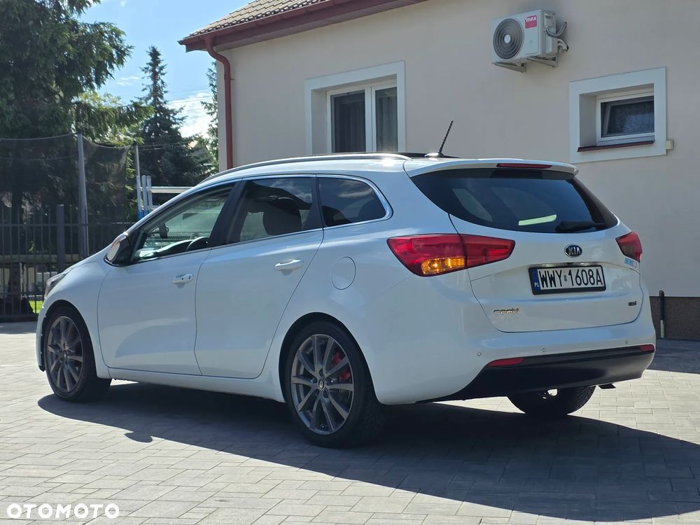 Kia Ceed 1.6 CRDi 128 Platinum Edition - 36