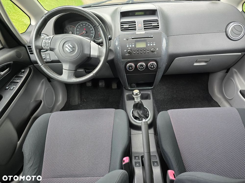 Suzuki SX4 1.6 GS / Premium - 8