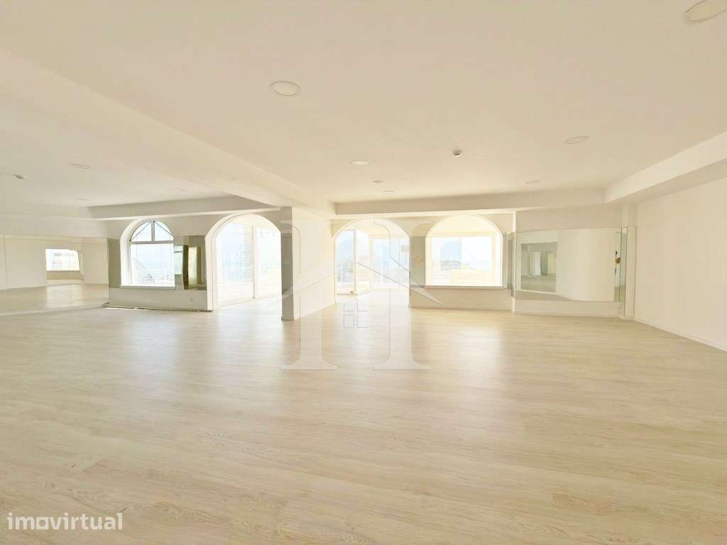 Loja com 250m2 e Vista Mar em São Pedro do Estoril - Grande imagem: 4/19