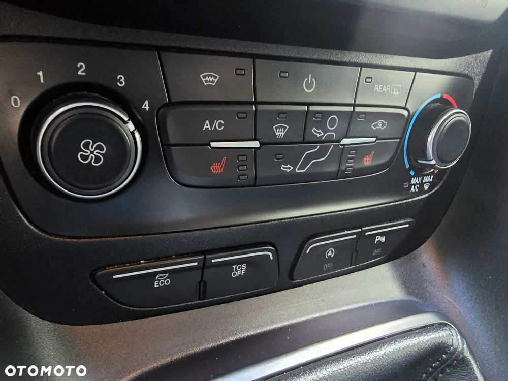 Ford Transit Connect - 17