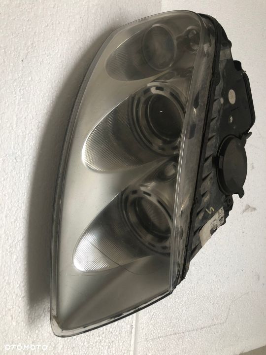 LAMPA PRAWY PRZÓD VW TOUAREG EUROPA 02-06 - 2