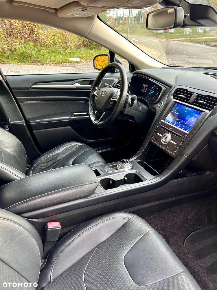 Ford Fusion 2.0 EcoBoost Titanium - 18