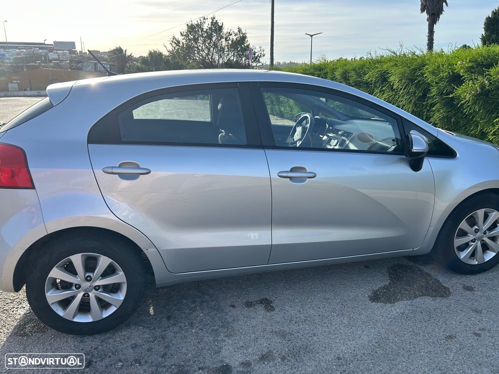 Kia Rio 1.1 CRDi - 4