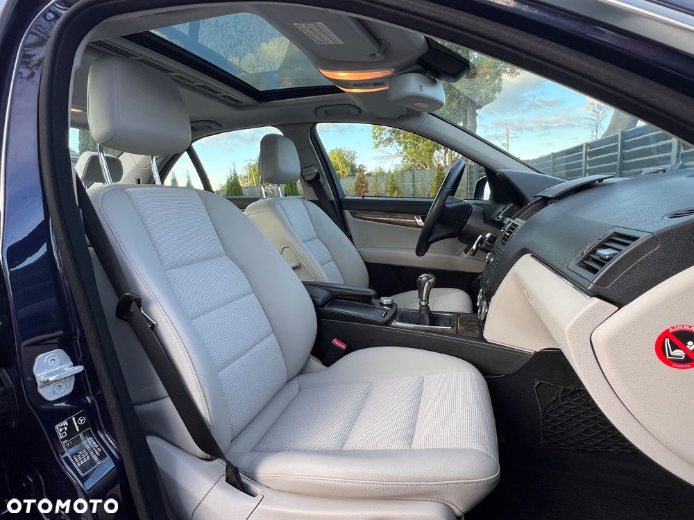Mercedes-Benz Klasa C 200 Kompressor Avantgarde - 28