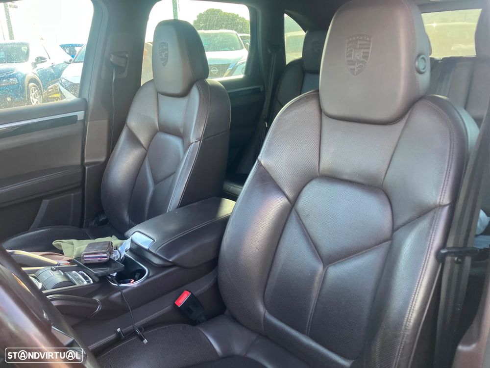 Porsche Cayenne S - 9