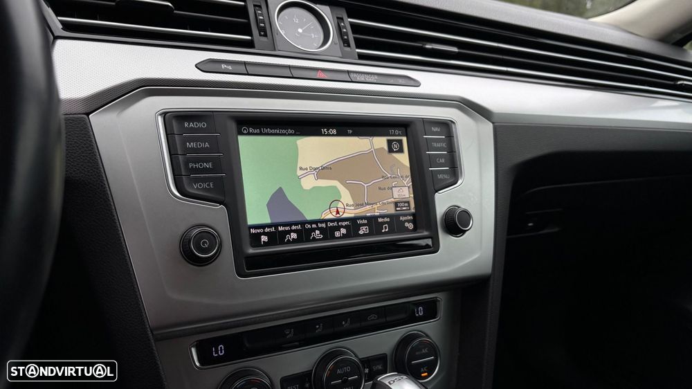 VW Passat Variant 2.0 TDi Highline DSG - 24