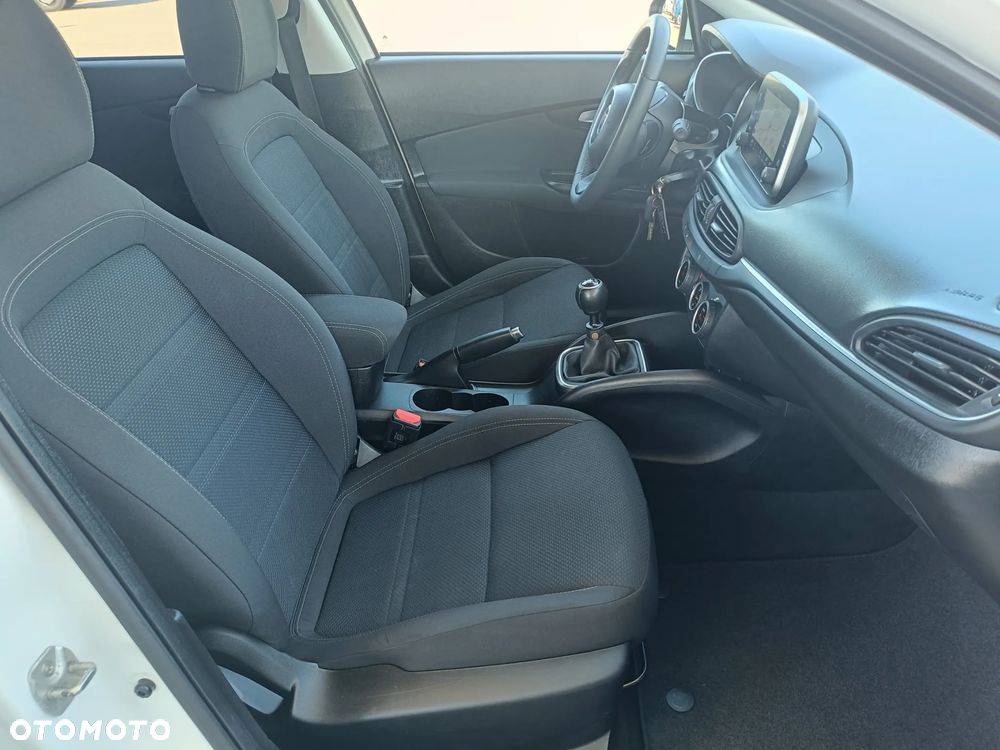 Fiat Tipo - 12