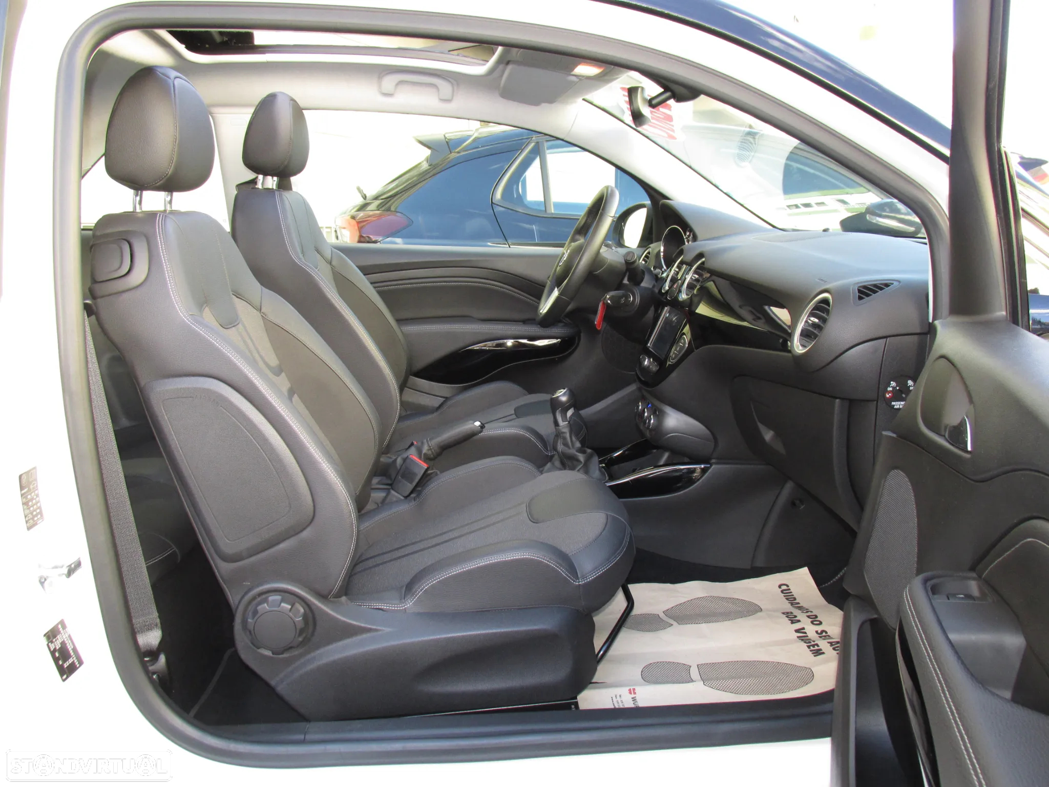 Opel Adam 1.0 T Rocks - 14