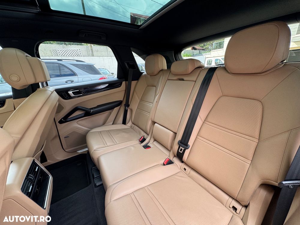 Porsche Cayenne S - 18