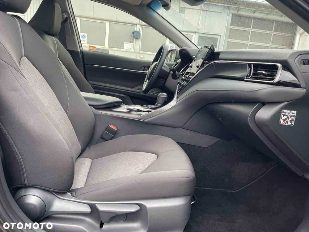 Toyota Camry - 9