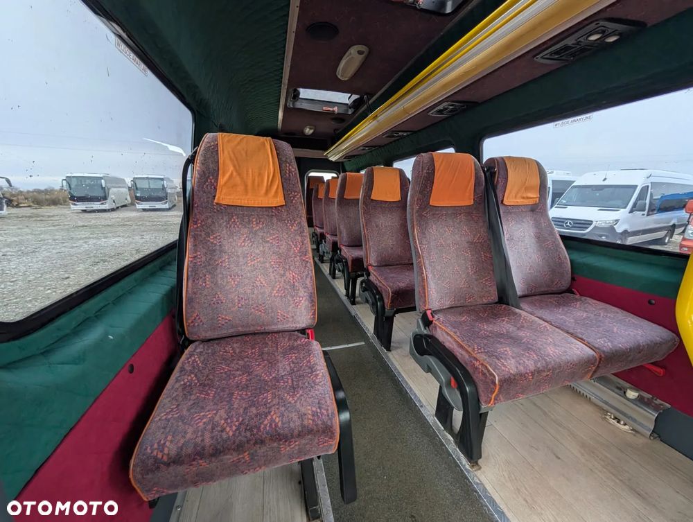 Mercedes-Benz Sprinter 515 - 13