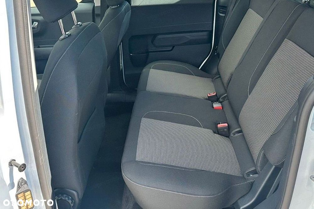 Ford Tourneo Courier - 13