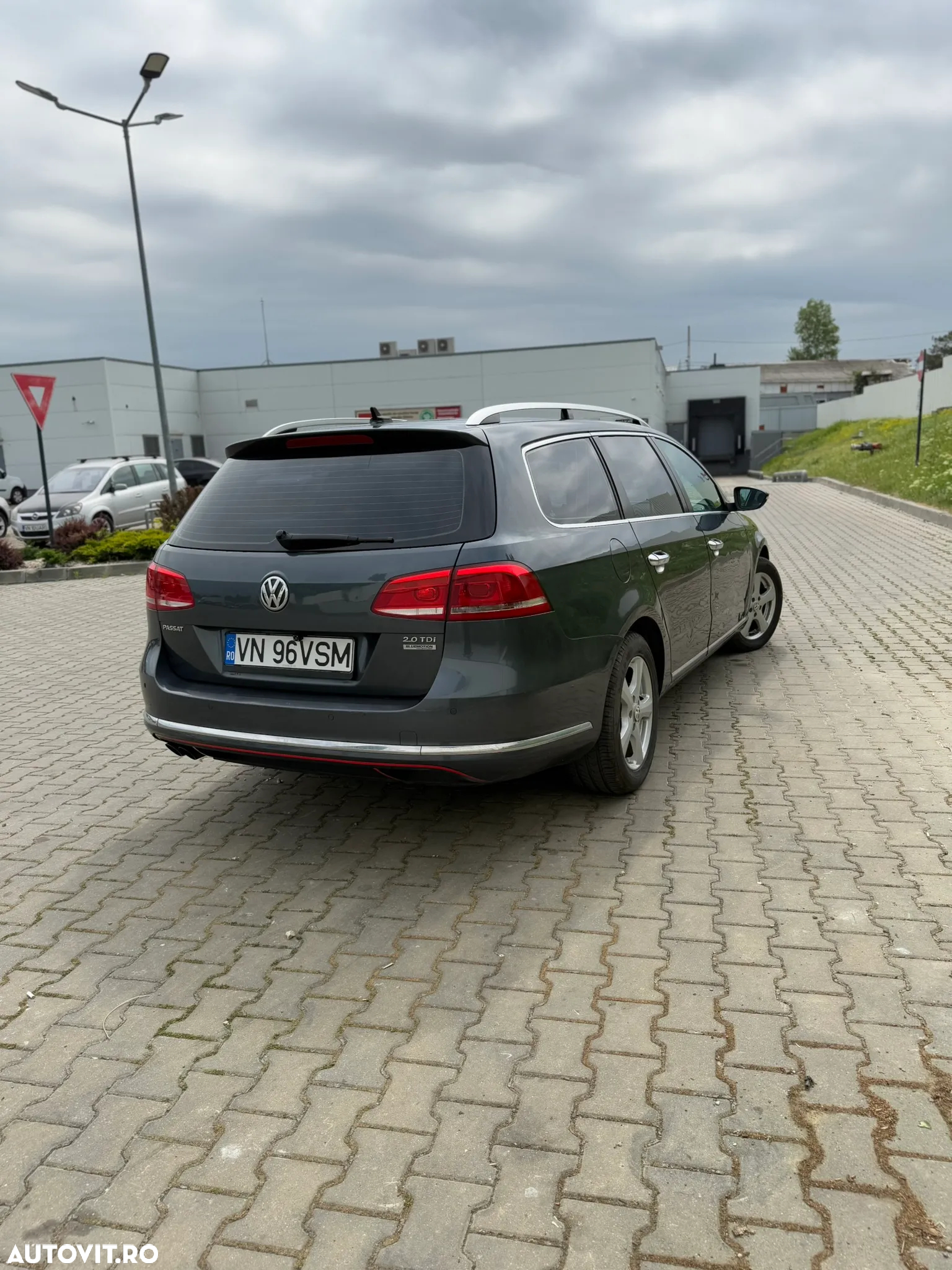 Volkswagen Passat Variant 2.0 TDI BlueMotion Technology Highline - 5