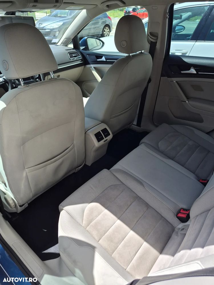 Volkswagen Golf - 9