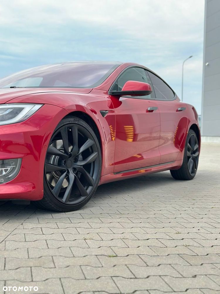 Tesla Model S - 5