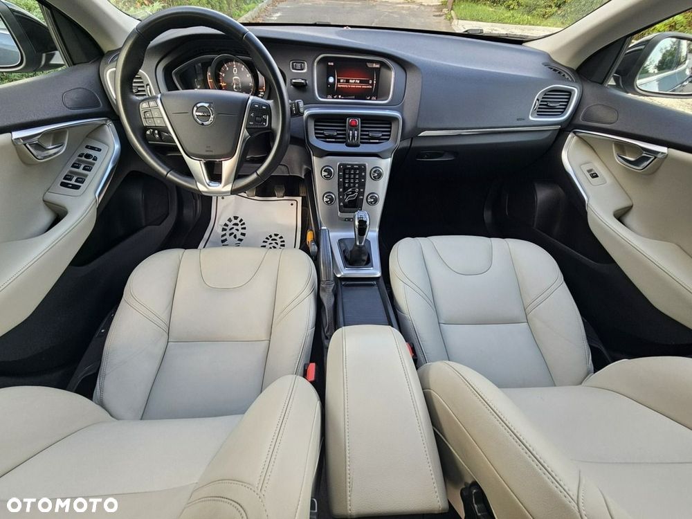 Volvo V40 T2 Inscription - 8
