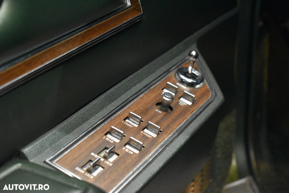 Ford Thunderbird - 14