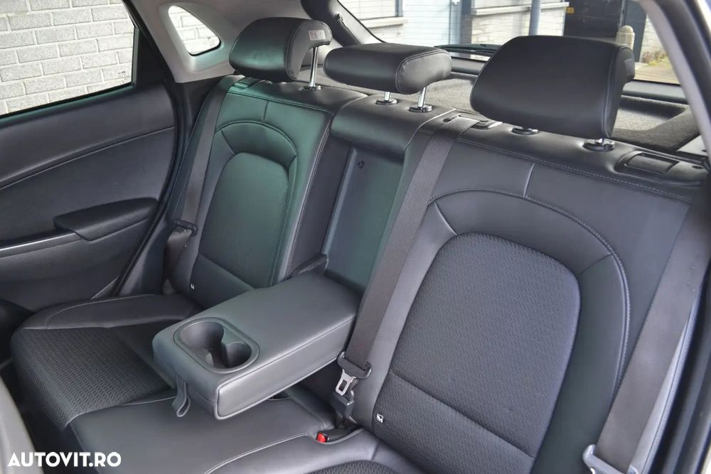 Hyundai KONA Premium - 9