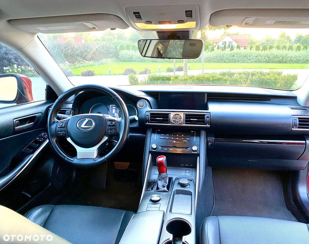 Lexus IS - 15