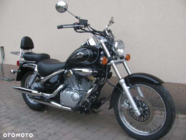 Suzuki Intruder