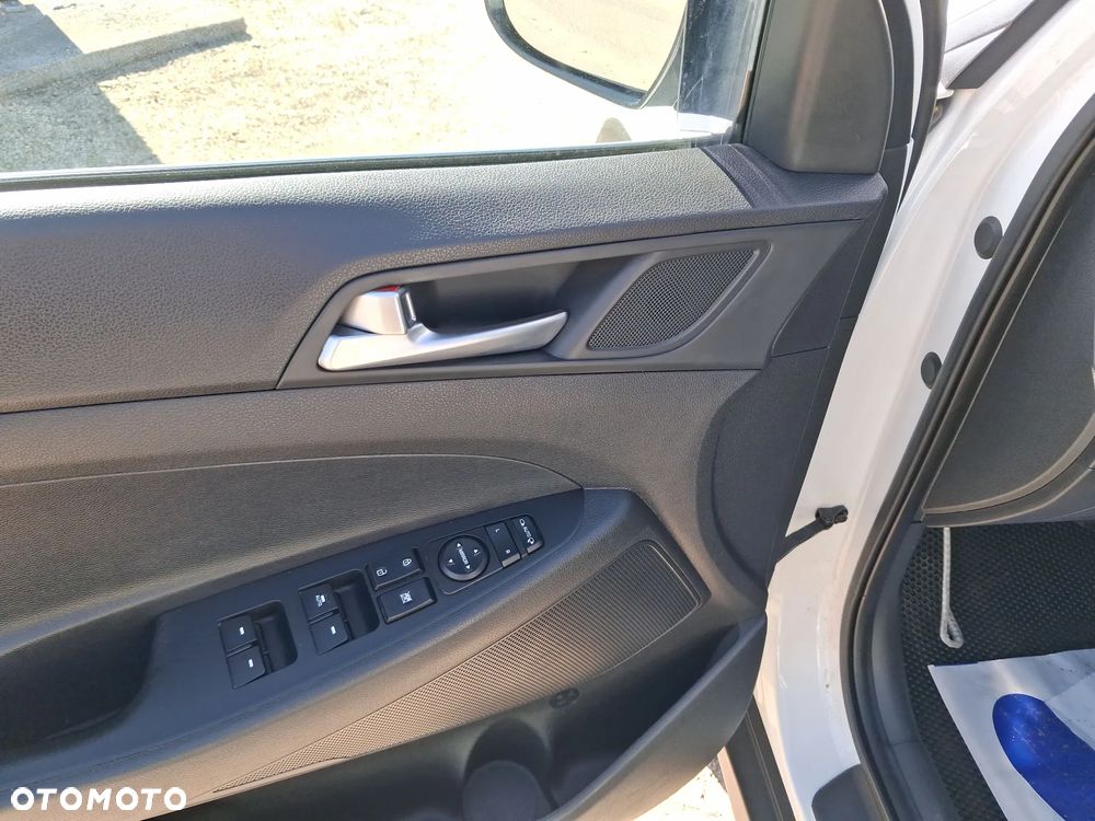 Hyundai Tucson 1.7 CRDI BlueDrive Style 2WD DCT - 11