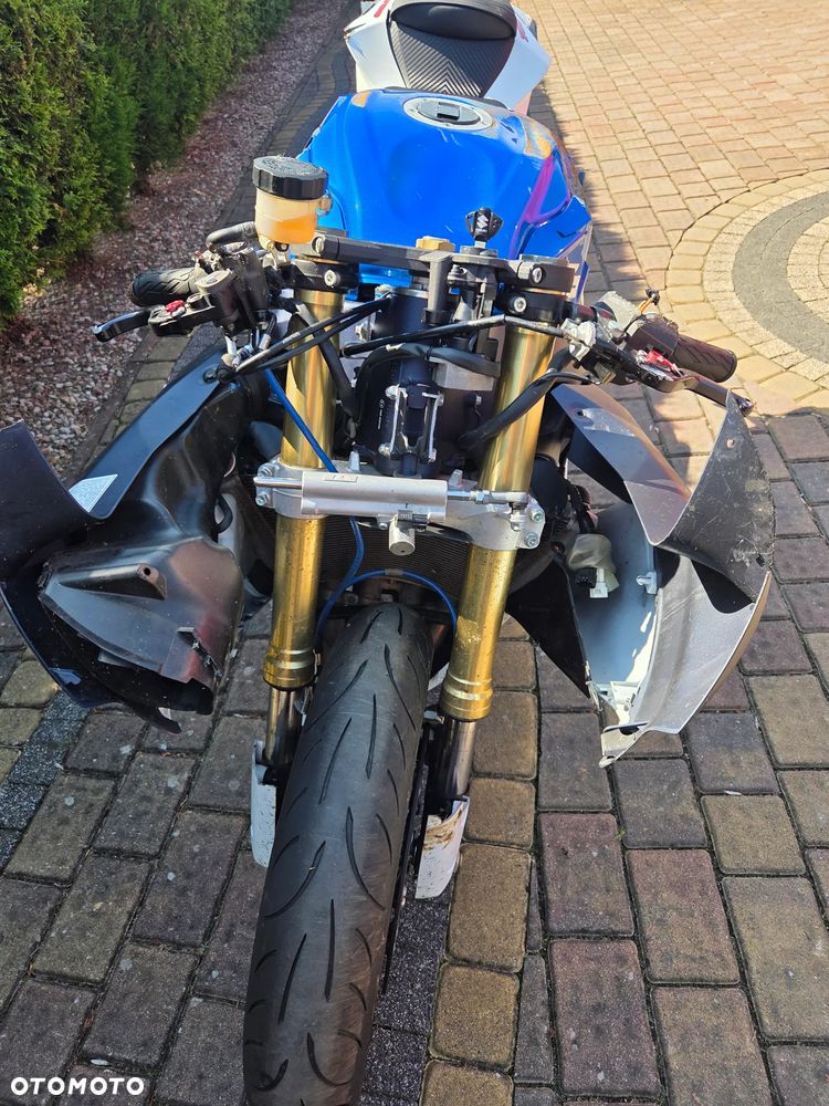 Suzuki GSX-R - 6