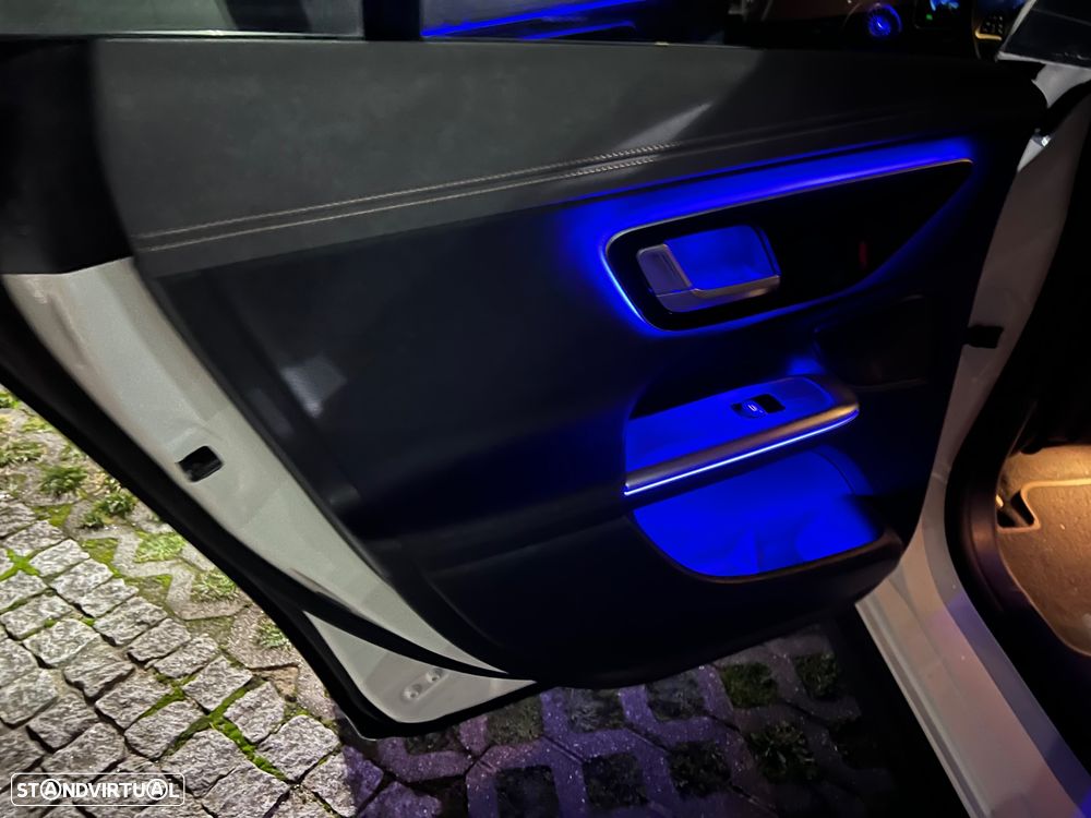 Mercedes-Benz EQE 300 Electric Art - 17