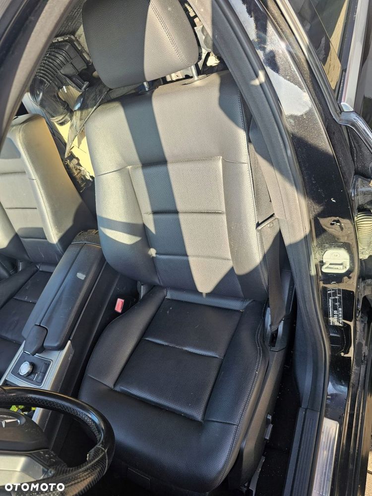 fotel przedni lewy kierowcy skóra mercedes-benz w212 - 1