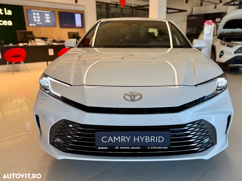 Toyota Camry 2.5 HEV Luxury - 2