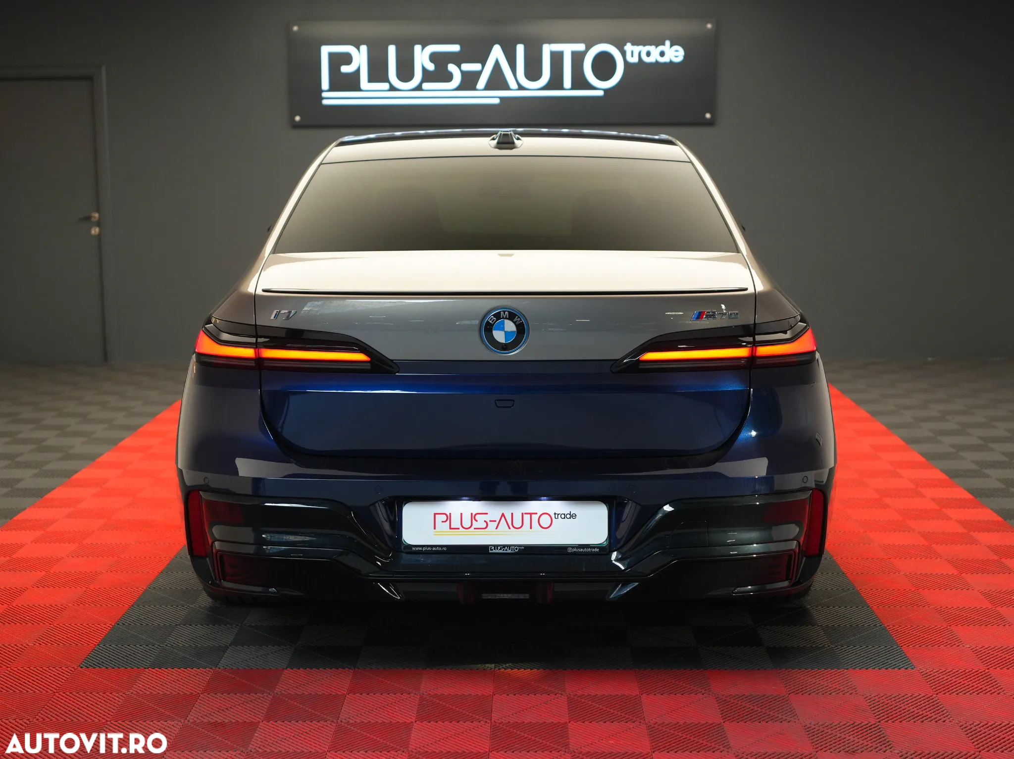 BMW i7 M70 xDrive - 8