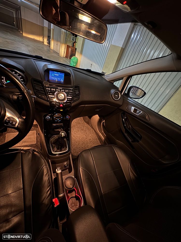 Ford Fiesta 1.0 EcoBoost Titanium - 11