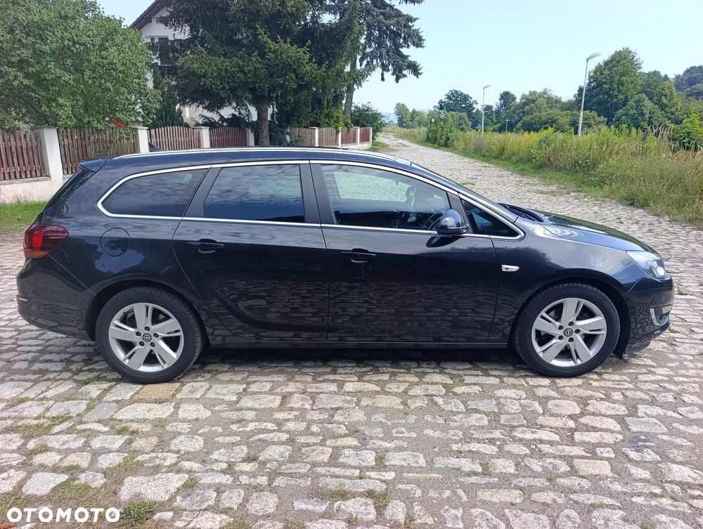 Opel Astra 2.0 CDTI ecoFLEX Start/Stop Exklusiv - 2
