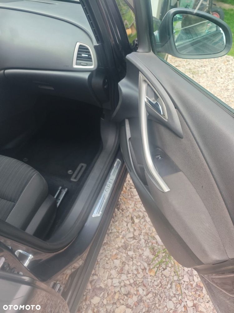 Opel Astra 1.4 Turbo - 11