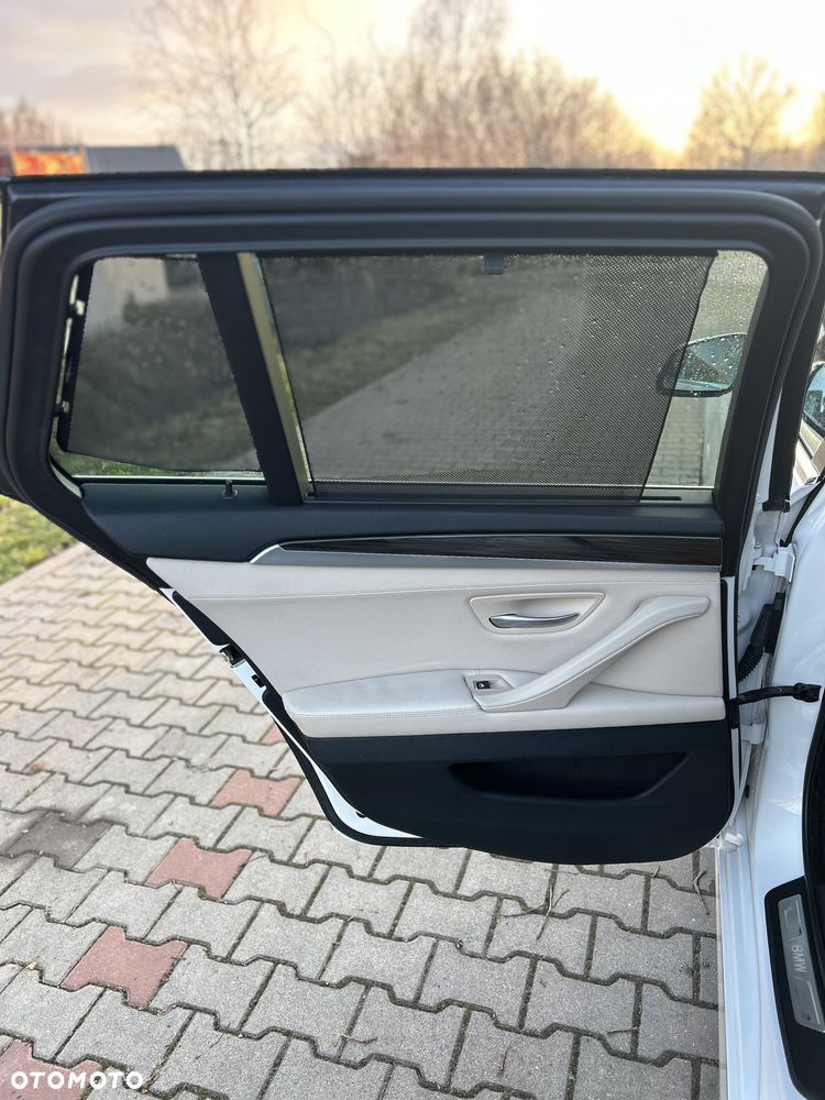 BMW Seria 5 520d xDrive Luxury Line - 28