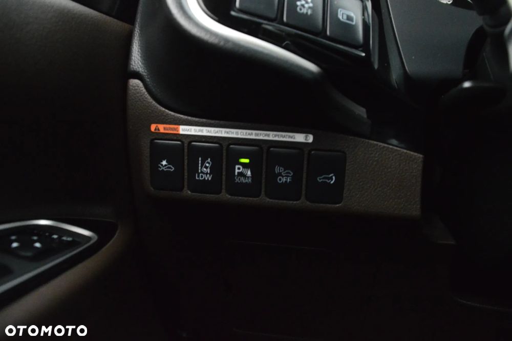 Mitsubishi Outlander 2.0 4WD Top - 24