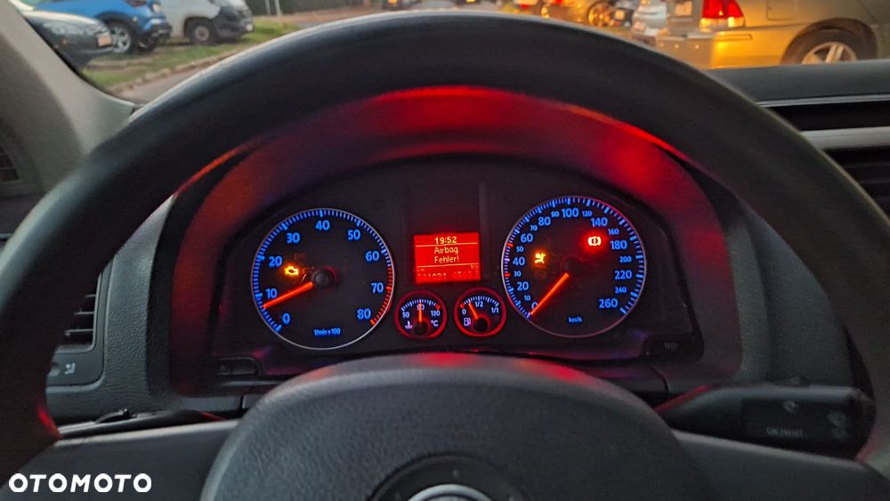 Volkswagen Golf - 4