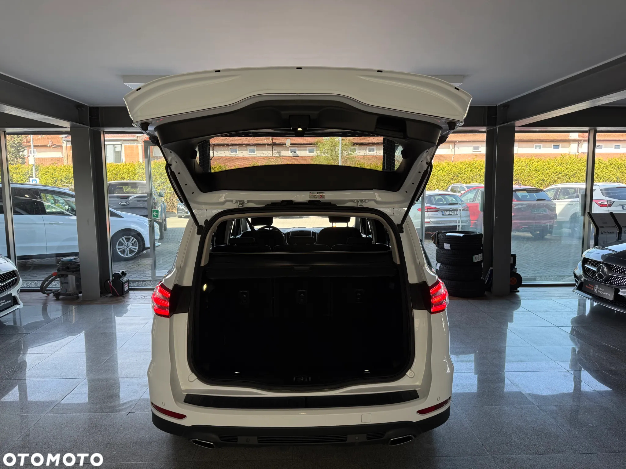 Ford S-Max 2.0 EcoBlue Titanium - 12