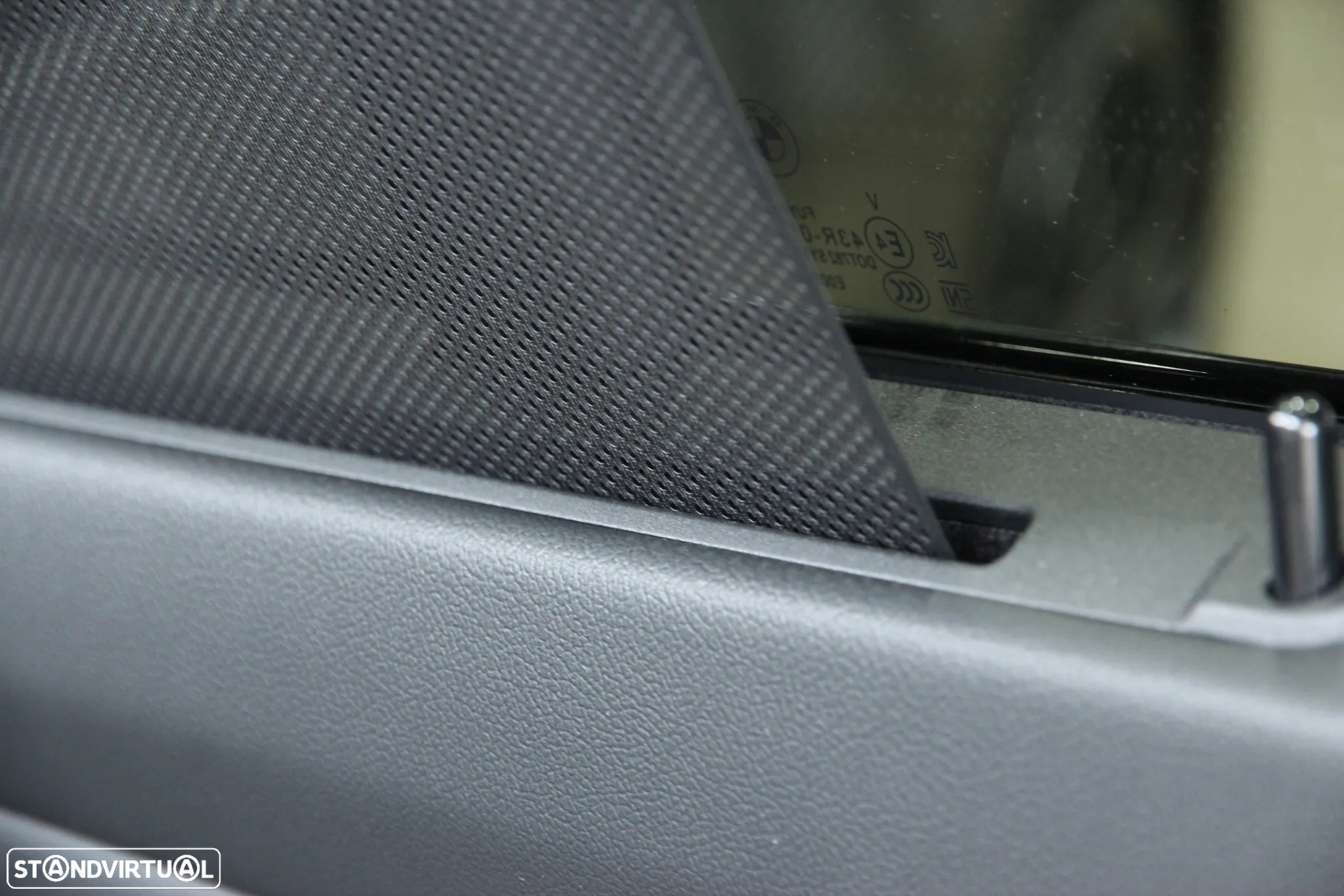 BMW 320 d Touring Pack Desportivo M Auto - 37