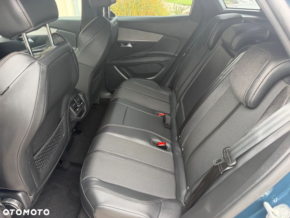 Peugeot 3008 1.6 PureTech HYbrid GT S&S EAT8 - 17