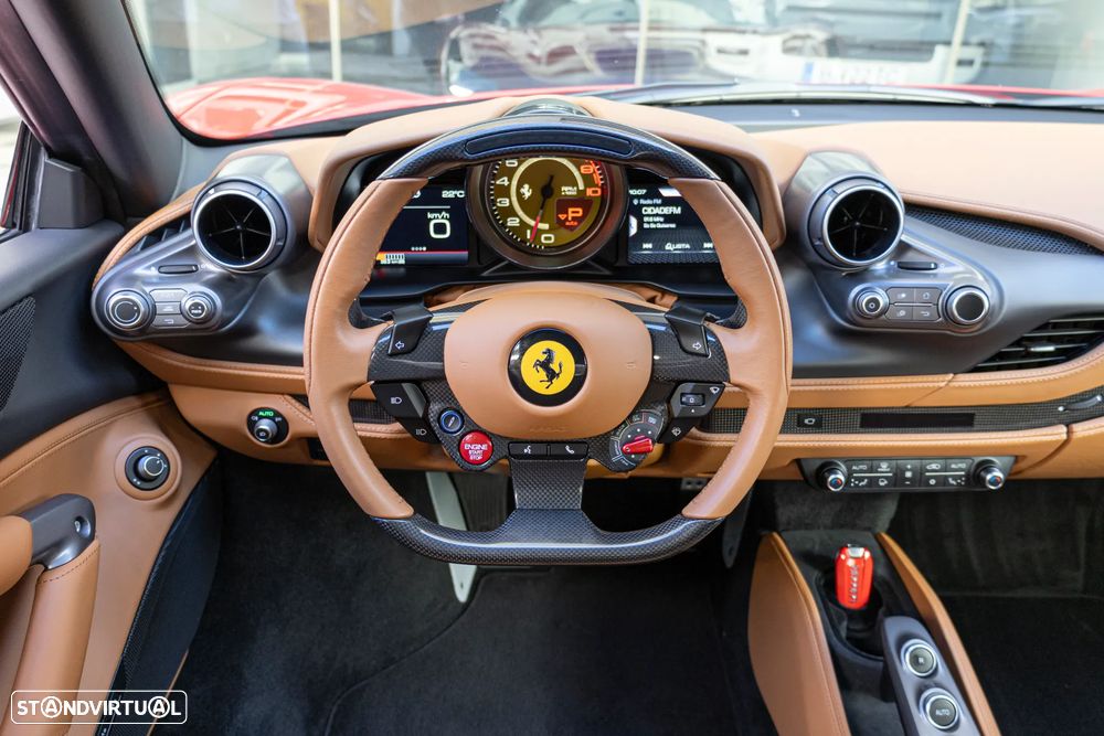 Ferrari F8 Tributo 3.9 Twin-Turbo V8 - 16