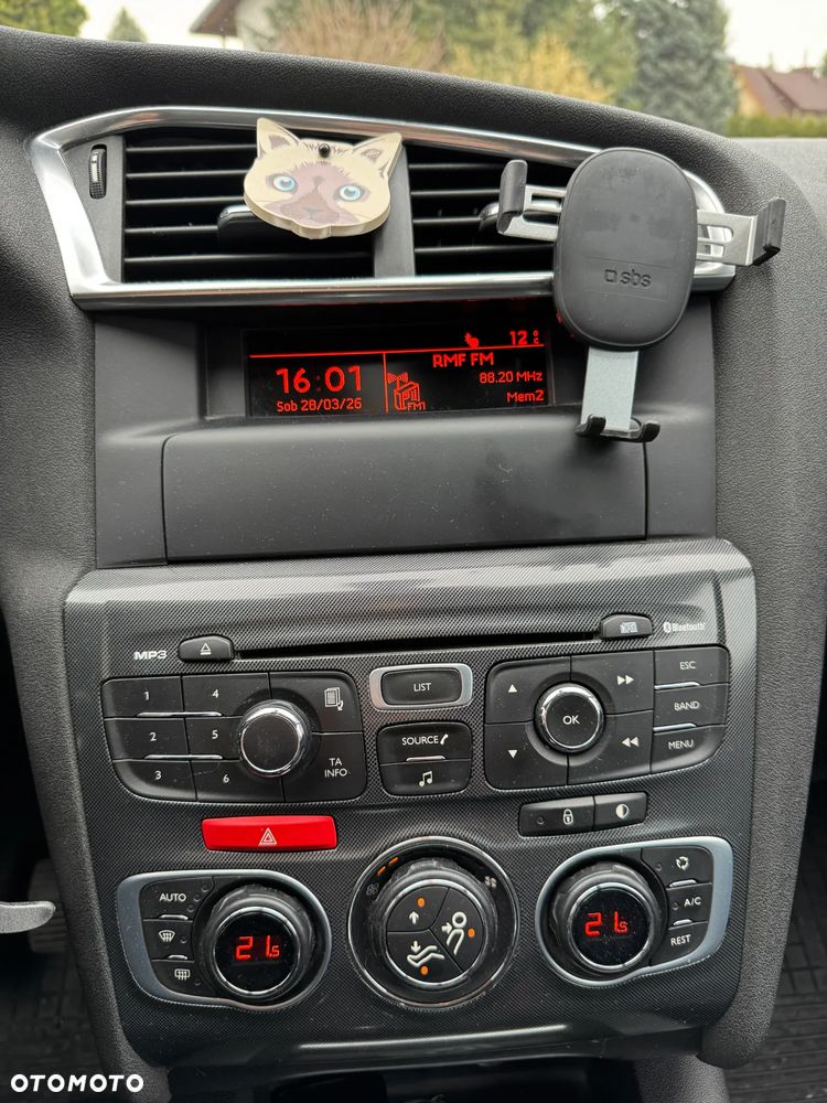 Citroën C4 1.6 HDi Magic - 10